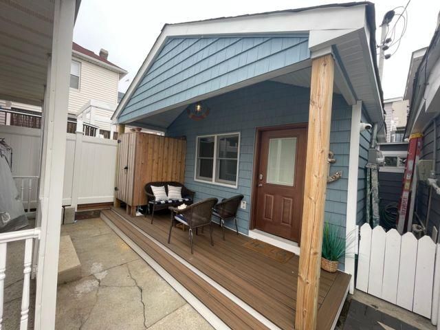  2 BR,  1.00 BTH &nbsp;Bungalow style home in Rockaway Park